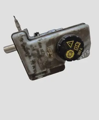 Skoda Superb B8 (3V) Master brake cylinder 5Q1611301D