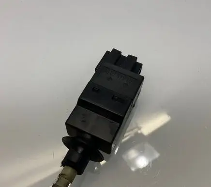 Mercedes-Benz E W211 Brake pedal sensor switch 0015454009 A0015454009