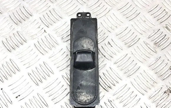 Mercedes-Benz Vito Viano W639 Electric window control switch A6395450613 Q3ZGS004