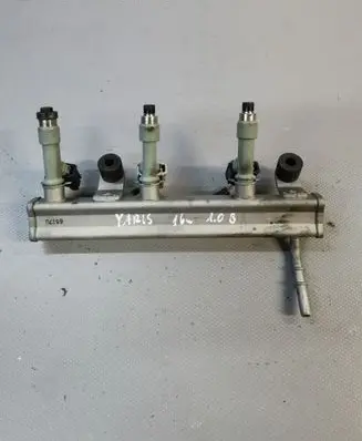 Toyota Yaris Fuel injectors set 232500Q030