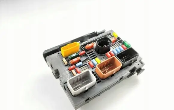 Citroen C4 Grand Picasso Fuse module 9664705980