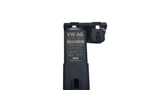 Volkswagen Golf V Glow plug pre-heat relay 0522120505 03G907282A 6122354
