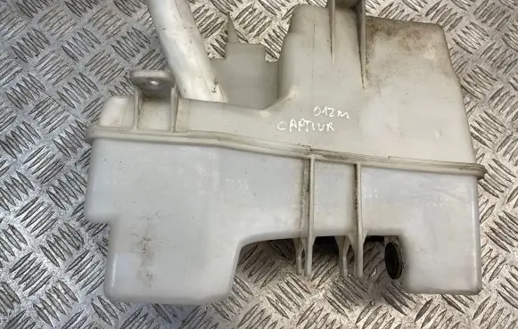Chevrolet Captiva Windshield washer fluid reservoir/tank 