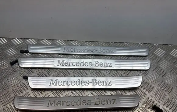 Mercedes-Benz GLE W167 sill trim set (inner) A1676861300 A1676861400