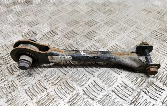 Rear upper control arm/wishbone