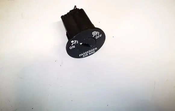 Passenger airbag on/off switch