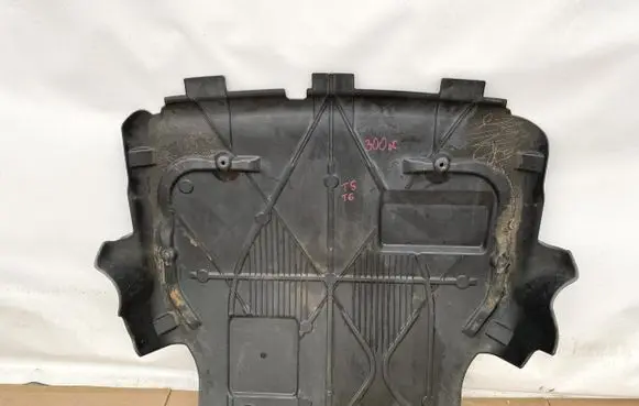 Volkswagen Multivan T5 Engine splash shield/under tray 7E0805685A
