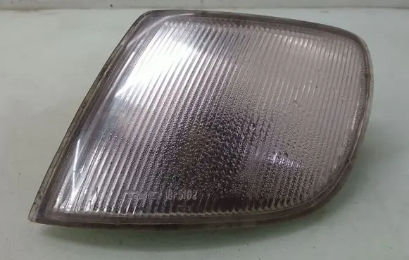 Volkswagen PASSAT B4 Front reflector 