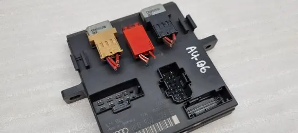 Audi A4 S4 B6 8E 8H Comfort/convenience module 8E0907279E