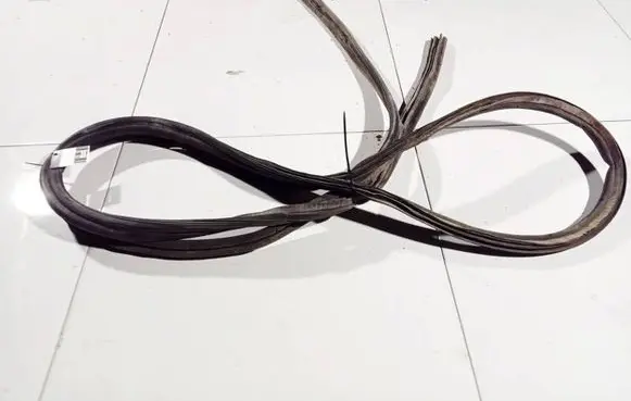 Renault Trafic II (X83) Rubber seal front coupe door 