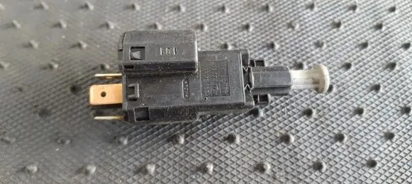 Opel Astra G Brake pedal sensor switch 09132299 09175172