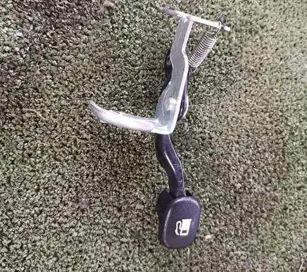Hyundai Kona I Fuel cap release pull handle 