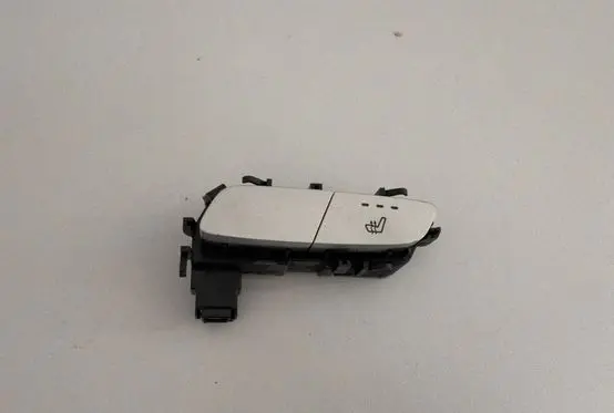 Mercedes-Benz C W205 Seat heating switch A2059050404 12664515 03464210201