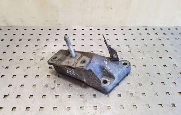 Seat Alhambra (Mk1) Gearbox mounting bracket 7M3399135A