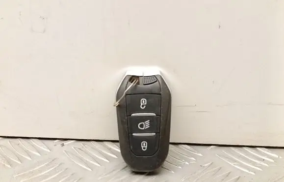 Citroen C4 III e-C4 Ignition key/card