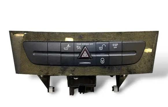 Mercedes-Benz E W211 Hazard light switch A2116800552