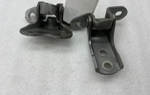 Front door hinge set