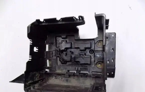 Battery bracket