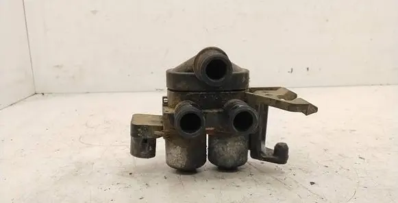 BMW 3 E36 Coolant heater control valve 8375792 1147412147