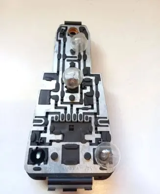 Volkswagen PASSAT B2 Tail light bulb cover holder 321945257D