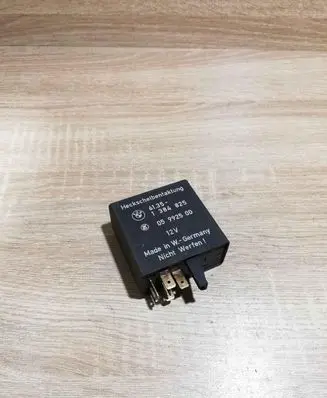 BMW 5 E34 Other relay 1384825