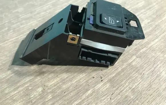 Jaguar XJ X300 Electric window control switch DBC11420 50553 TRW