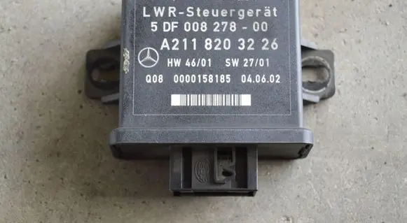 Mercedes-Benz E W211 Light module LCM A2118203226 5DF00827800 0000158185