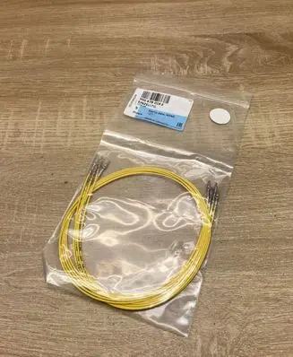 Volkswagen Golf V Plug wire 000979019E