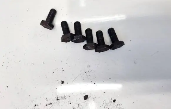 Opel Astra G Nuts/bolts 