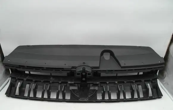 Volkswagen PASSAT B9 Front bumper upper radiator grill 3J0853653