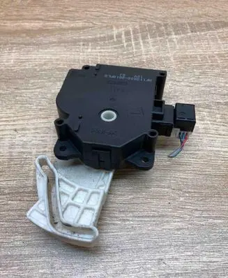 Toyota Avensis T270 Air flap motor/actuator 1138002810 WithPlug