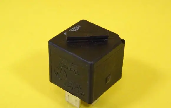 BMW 5 E60 E61 Other relay 6901469 61.36-6901469 61366901469