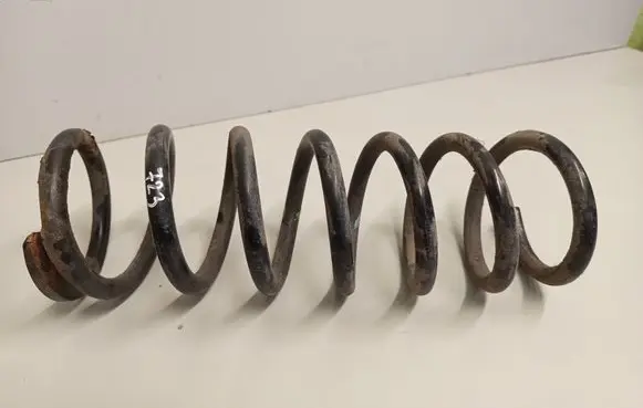 Lexus IS 220D-250-350 Rear coil spring 