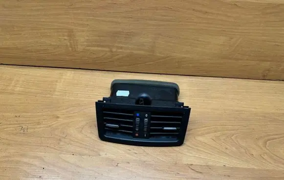 BMW 5 E60 E61 Rear air vent grill 7129556 6932023 6932024