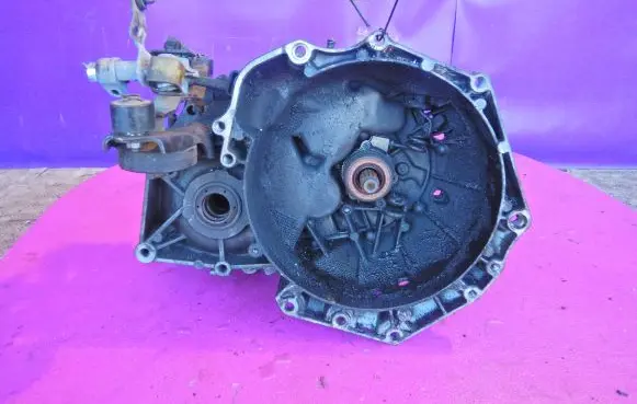 Manual 5 speed gearbox