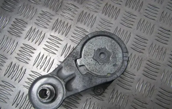 Lexus GS 300 400 430 Generator/alternator belt tensioner 38170