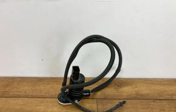 Ford Escape IV Windscreen/windshield washer pump JX7B17K624AAPINYA JX7B17K624AA