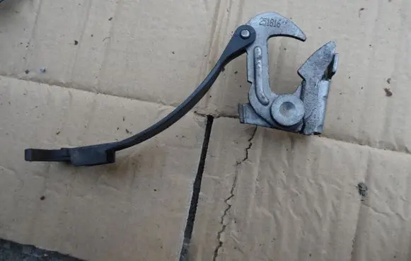 Peugeot 308 Engine bonnet/hood lock/latch loop/hook 9678334080