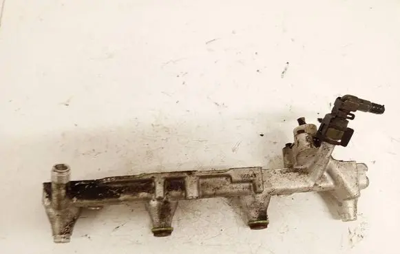 Ford Escort Fuel main line pipe 938F9D280