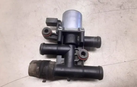 Audi A6 S6 C6 4F Coolant heater control valve 8E0820035B 400399D