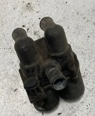 Mercedes-Benz E W124 Coolant heater control valve 1147412015
