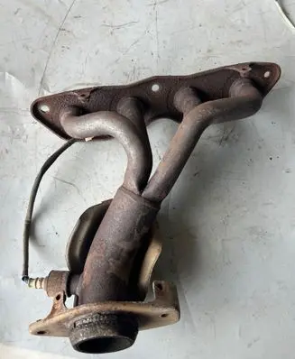Toyota Prius (NHW20) Exhaust manifold 