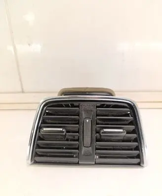 Skoda Octavia Mk3 (5E) Rear air vent grill 5E0819203A SK37X