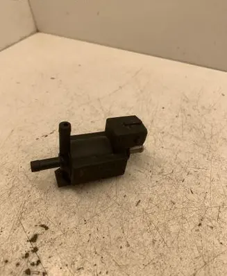 Saab 9-3 Ver2 Vacuum valve 72831100 02T323 12787706