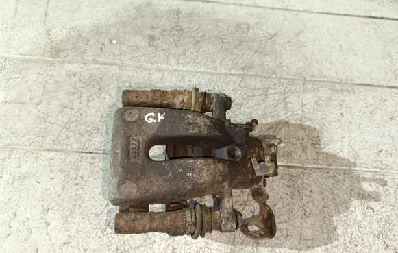 Opel Zafira B Rear brake caliper
