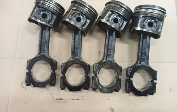 Opel Astra H Piston with connecting rod 0000