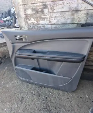 Ford C-MAX I Front door card panel trim