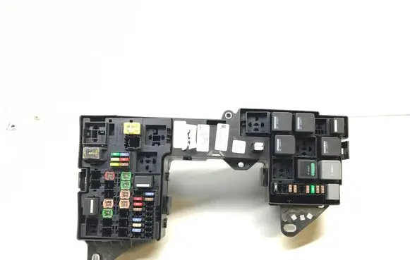 Jaguar XF X250 Fuse module 9X2314290AHC K4875
