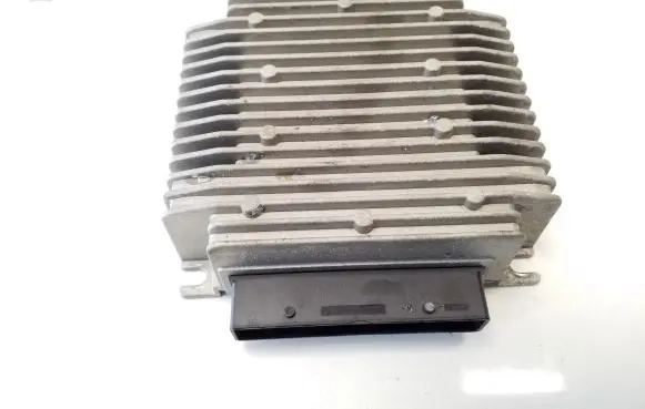 Tesla Model S Sound amplifier 100035000109 100483310A