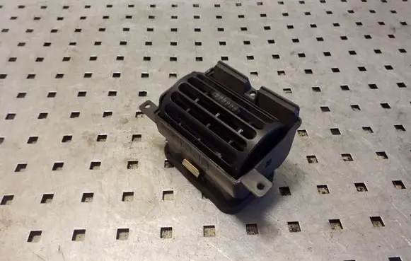 Opel Frontera B Dash center air vent grill 8971465470